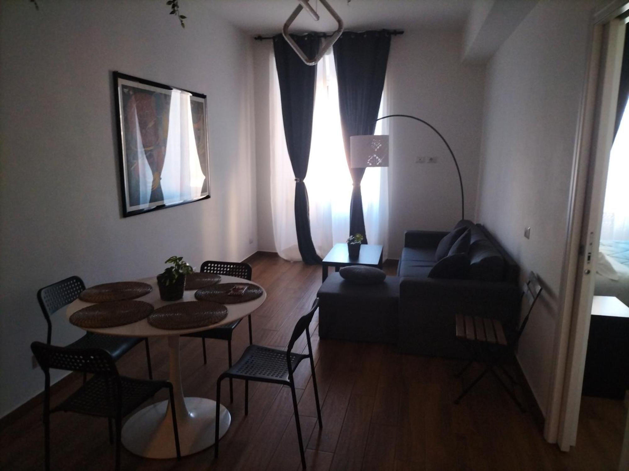 Apartment Red Roses Domus *