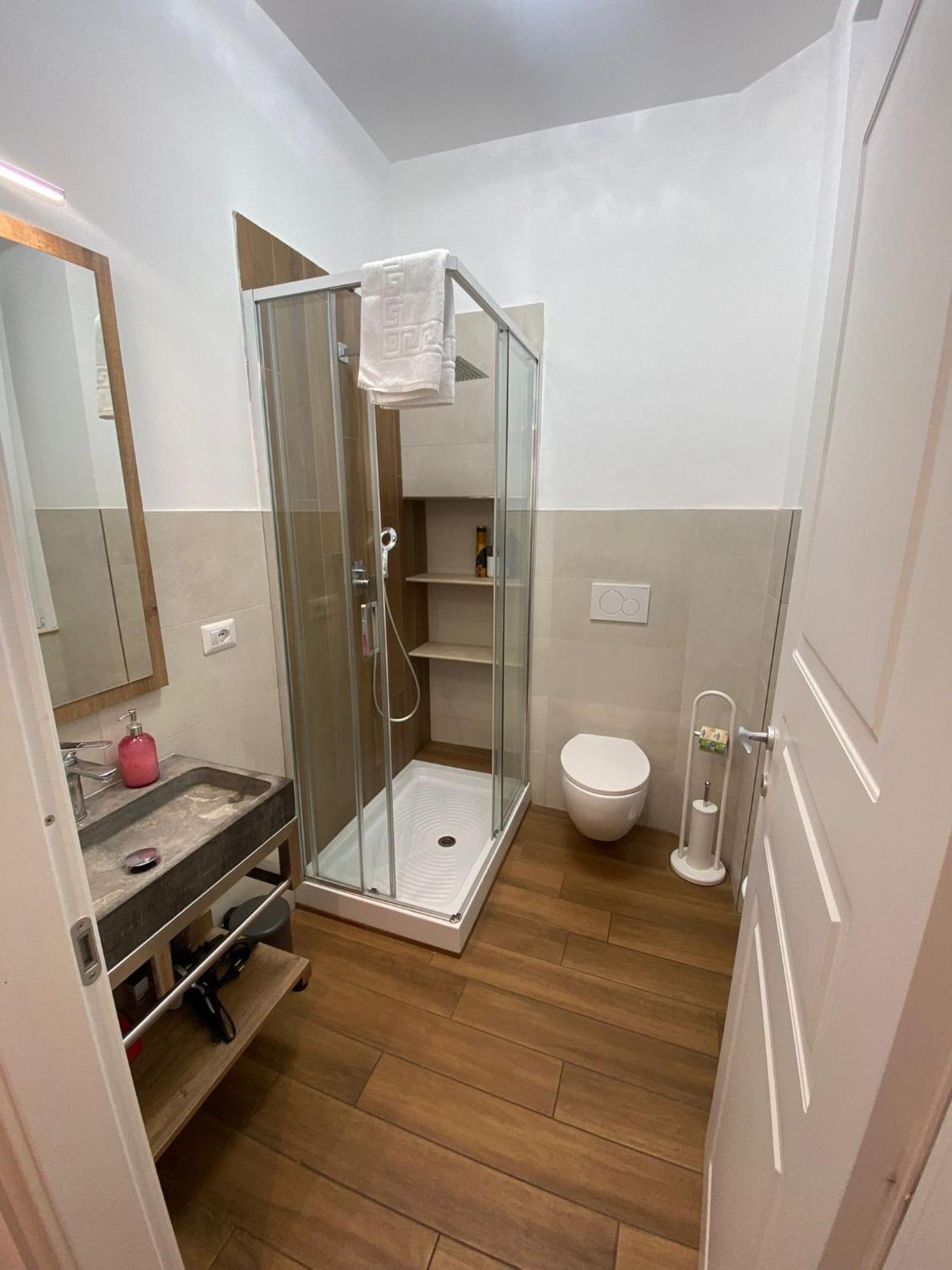 Red Roses Domus Apartment