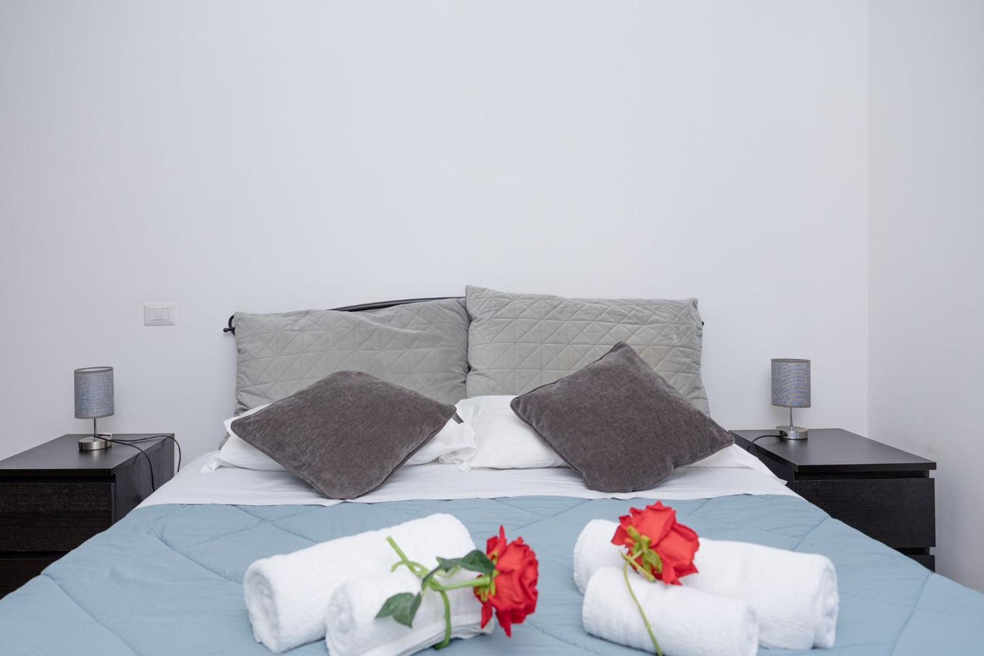 Red Roses Domus