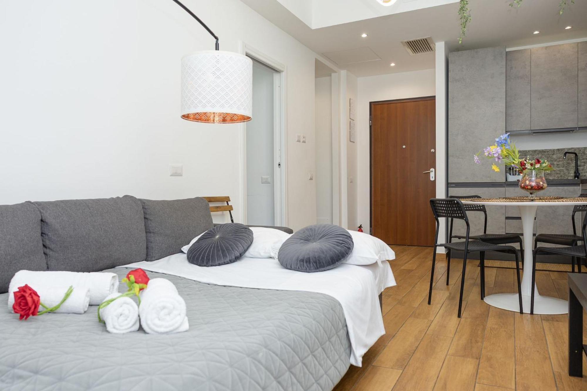 Apartment Red Roses Domus *