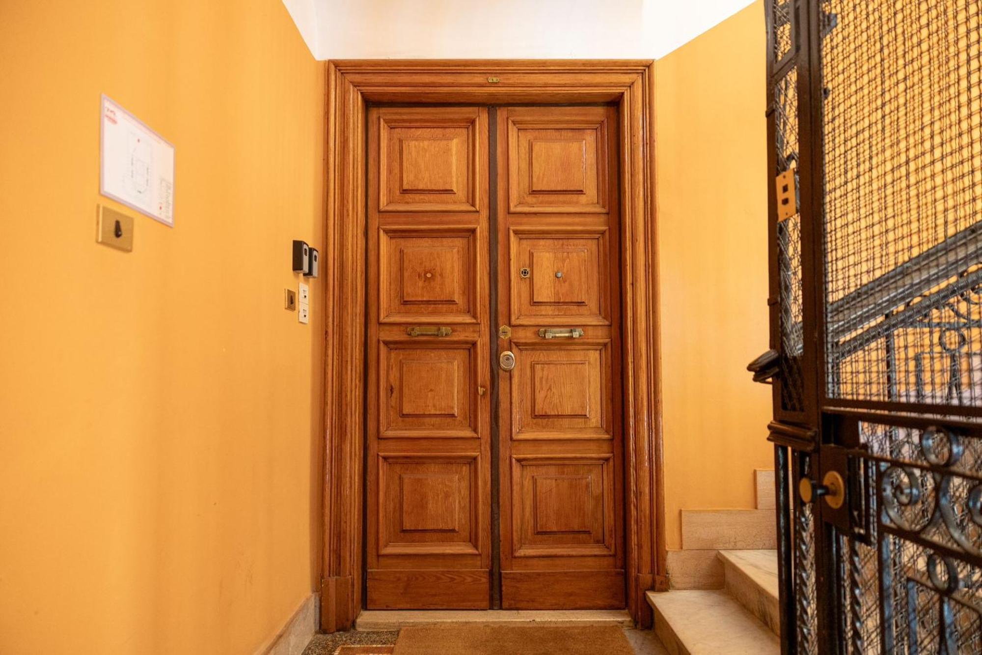 Red Roses Domus Apartment